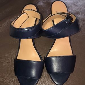 Banana republic size sandal 8 1/2.